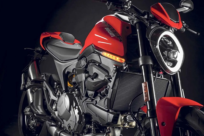 Mid-range Naked Superbike Ducati Monster BS6: A Comprehensive Review