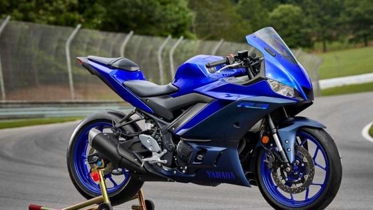 2024 Yamaha YZF-R3: Sleek sportbike in action, showcasing top-notch design and performance