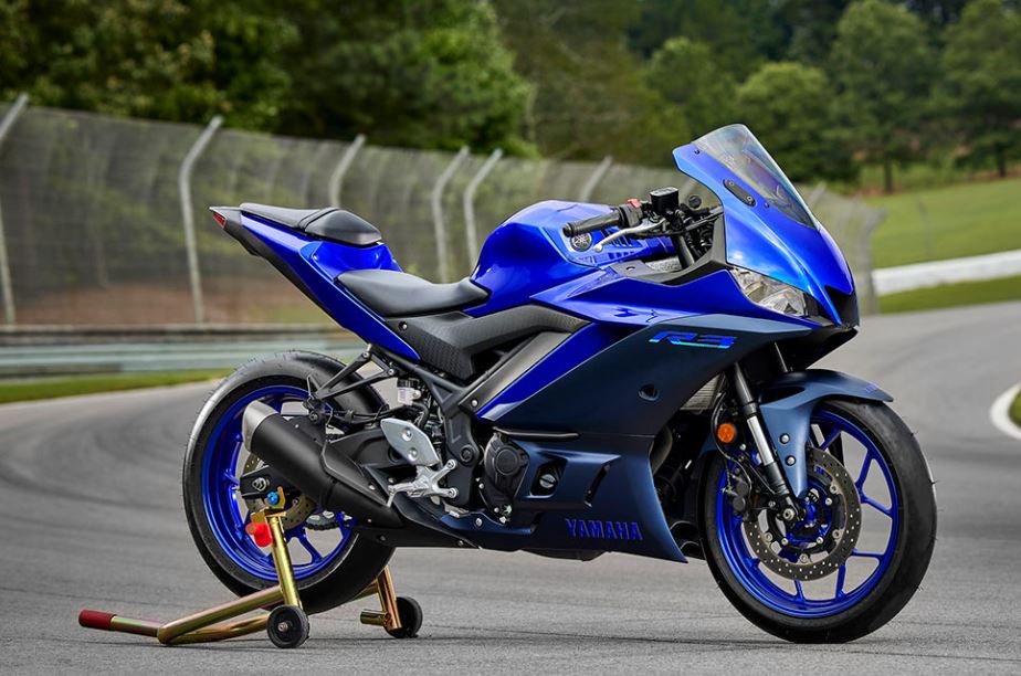 2024 Yamaha YZF-R3: Sleek sportbike in action, showcasing top-notch design and performance